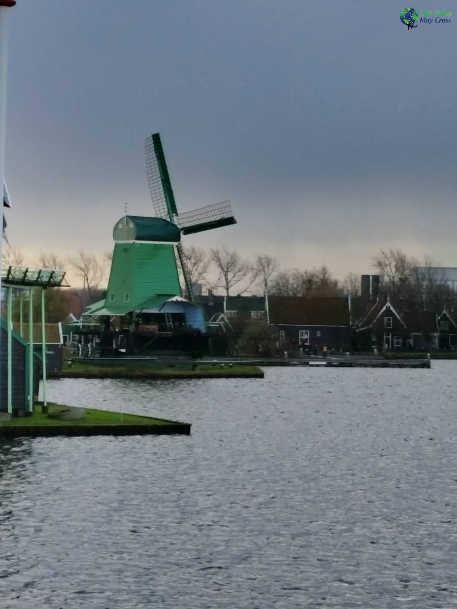 Little Gems Outside Ams -Marken 5 Little Gems Outside Ams -Marken